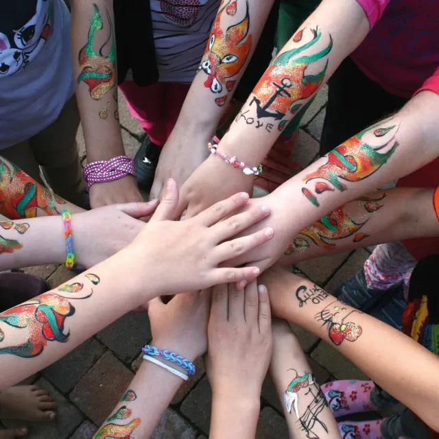 Thermelino-Kinder-Club-Nachmittag - Tattoos
